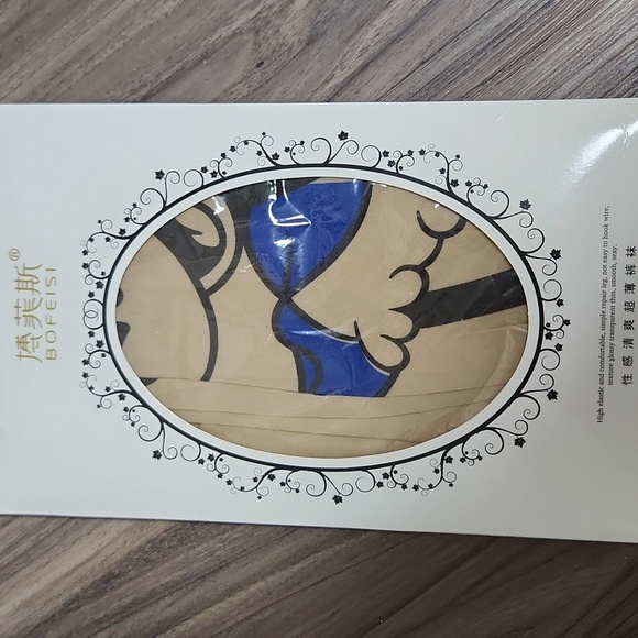 Three Bofeisi Character Printed Pantyhose - Picture 2 of 10